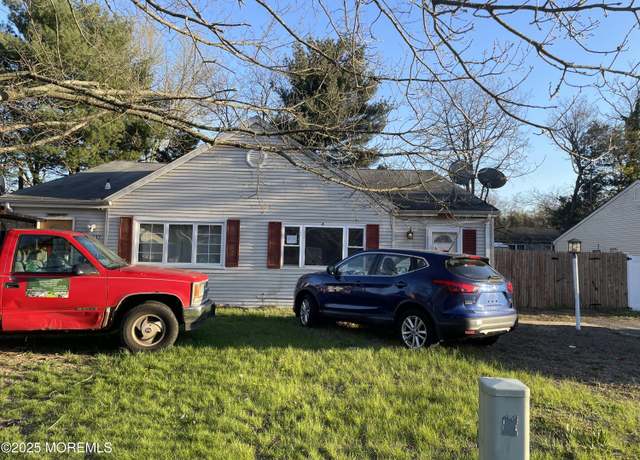 Property at 2538 Lexington Ct, Jackson, NJ 08527, 2 beds, 1.5 baths