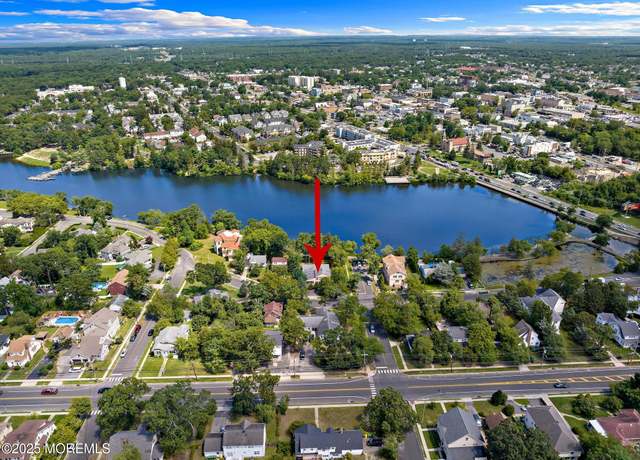 Property at 107 S Lake Dr, Lakewood, NJ 08701, 5 beds, 4.5 baths