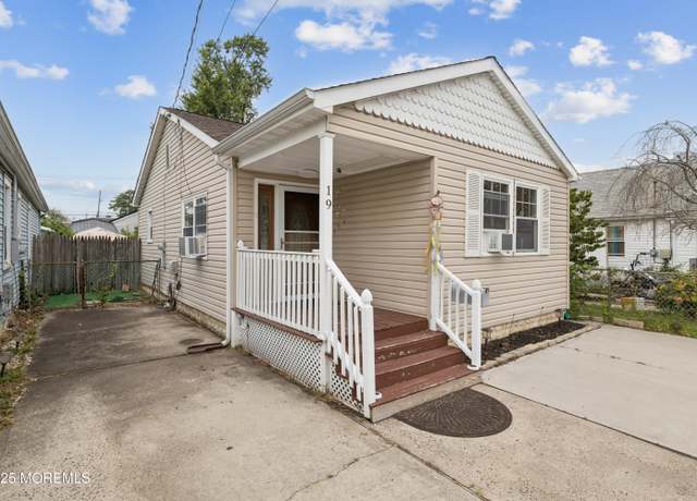 Property at 19 Randall Pl, Keansburg, NJ 07734, 2 beds, 1 bath