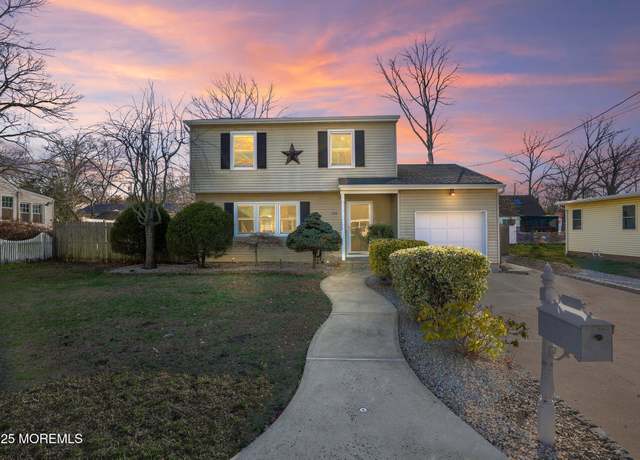 Property at 180 Mckinley Ct, Brick, NJ 08724, 3 beds, 1.5 baths