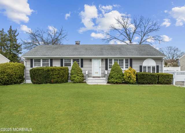 Property at 107 Arrowhead Park Dr, Brick, NJ 08724, 3 beds, 1 bath
