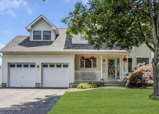 Property at 85 Mapletree Rd, Toms River, NJ 08753, 4 beds, 2.5 baths
