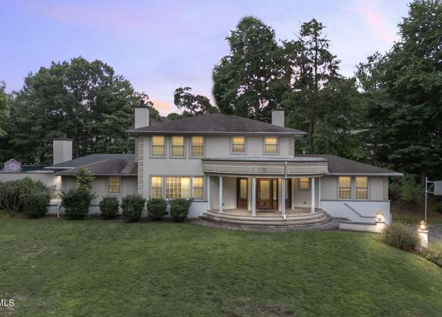 Property at 27 Pal Dr, Ocean Twp, NJ 07712, 5 beds, 3 baths