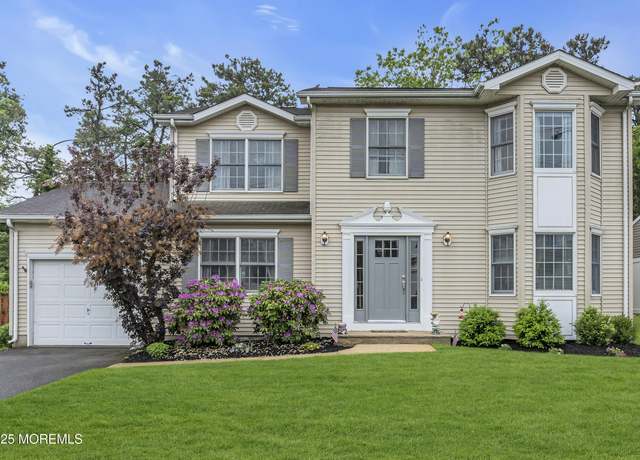 Property at 2124 3rd Ave, Toms River, NJ 08757, 4 beds, 2.5 baths