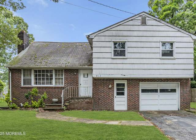 Property at 812 Donna Dr, Point Pleasant, NJ 08742, 3 beds, 2 baths
