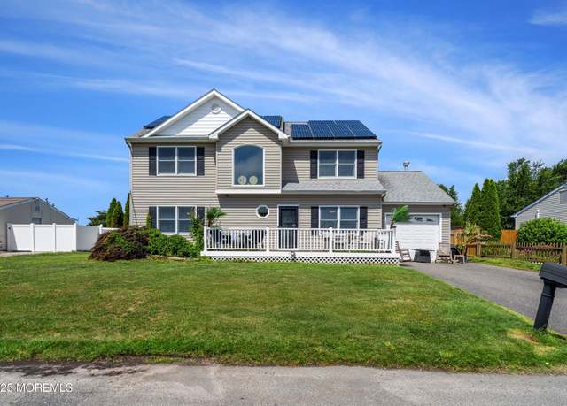 Property at 1020 Sarasota Dr, Forked River, NJ 08731, 3 beds, 3 baths