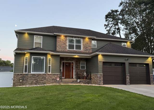 Property at 1816 7th Ave, Toms River, NJ 08757, 4 beds, 3.5 baths