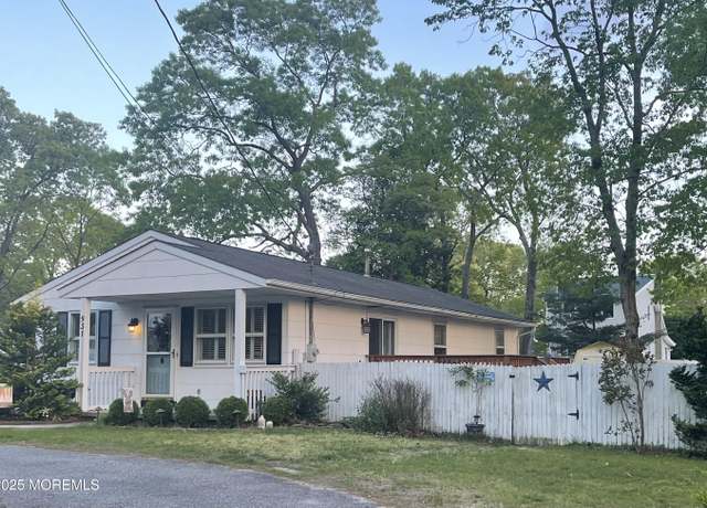 Property at 931 Cypress Ave, Brick, NJ 08723, 3 beds, 1 bath