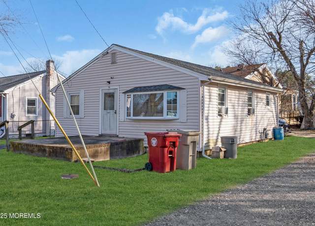 Property at 74 2nd Ave, Toms River, NJ 08757, 3 beds, 1 bath