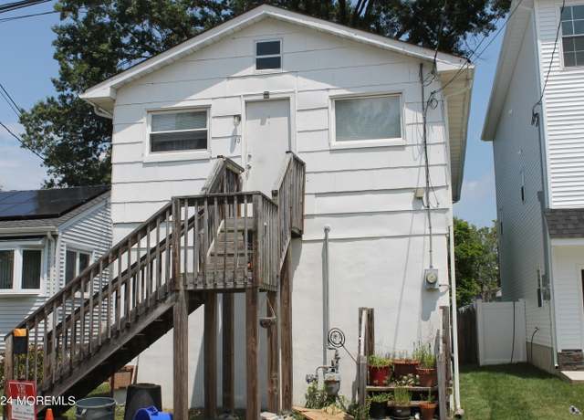 Property at 10 Seawood Ave, Keansburg, NJ 07734, 2 beds, 1 bath