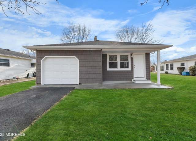 Property at 927 Jamaica Blvd, Toms River, NJ 08757, 2 beds, 2 baths