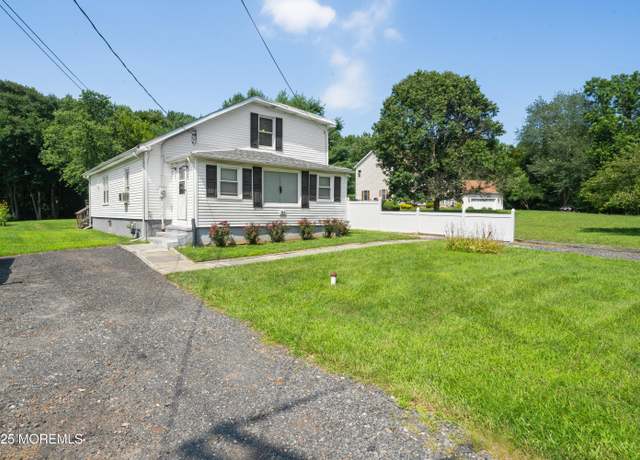 Property at 454 Stagecoach Rd, Millstone, NJ 08510, 3 beds, 2 baths