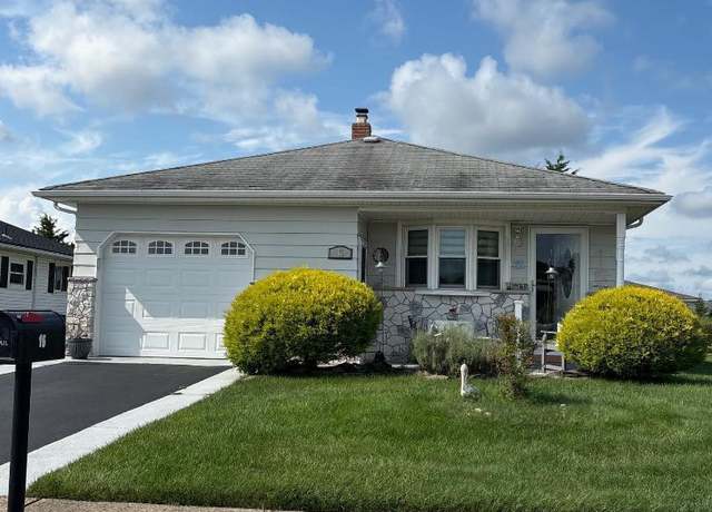 Property at 15 Tivoli St, Toms River, NJ 08757, 2 beds, 1 bath