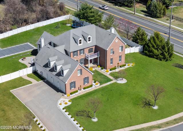 Property at 2 Currytown Ln, Freehold, NJ 07728, 5 beds, 4.5 baths