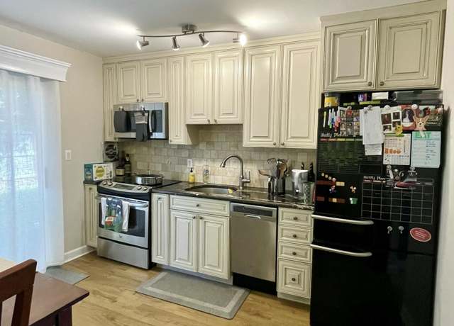 Property at 7 King James Ln, Atlantic Highlands, NJ 07716, 1 bed, 1 bath