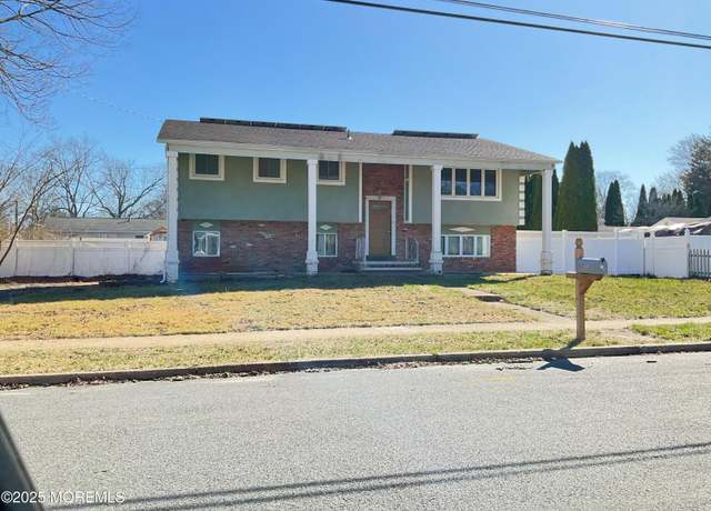 Property at 5 Colorado Dr, Jackson, NJ 08527, 4 beds, 2 baths