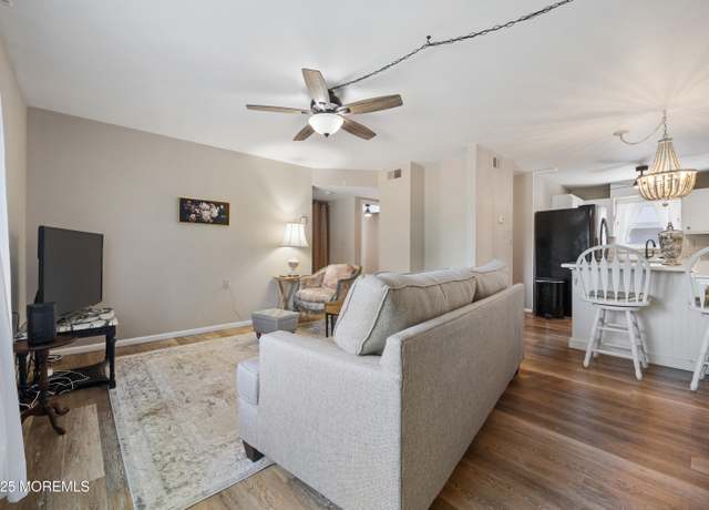 Property at 39 Cambridge Ct Unit E, Lakewood, NJ 08701, 2 beds, 1 bath