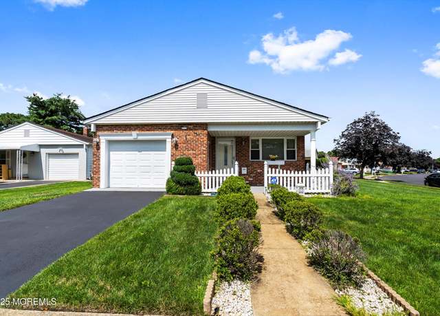 Property at 1 Lagos Ct, Toms River, NJ 08757, 2 beds, 2 baths