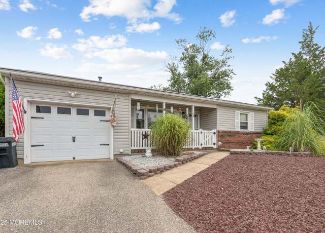 Property at 24 Hampshire Rd, Toms River, NJ 08757, 2 beds, 1 bath
