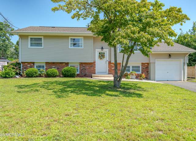 Property at 1468 Randolph St, Toms River, NJ 08753, 3 beds, 2.5 baths