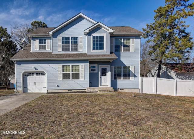 Property at 1717 3rd Ave, Toms River, NJ 08757, 3 beds, 2.5 baths