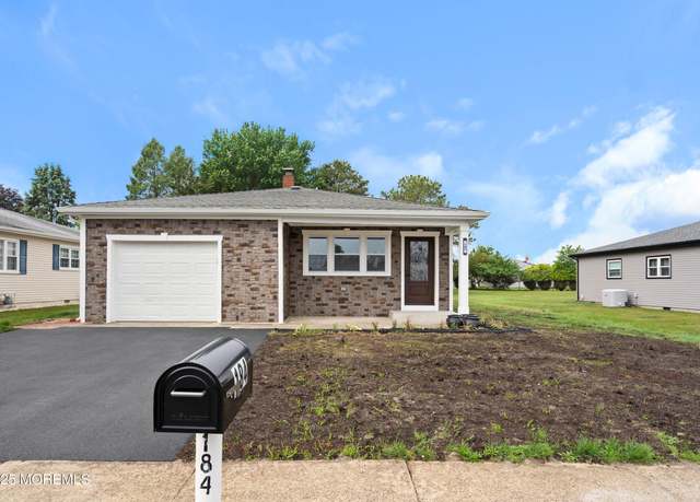 Property at 184 Bonaire Dr, Toms River, NJ 08757, 2 beds, 2 baths