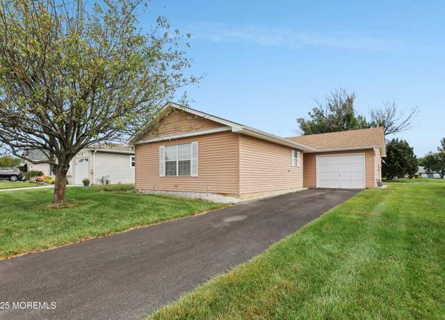 Property at 14 Mansfield Dr, Brick, NJ 08724, 2 beds, 2 baths