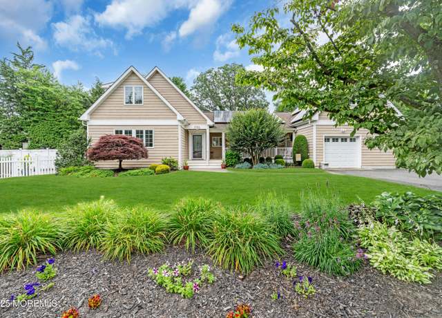 Property at 1733 Lockhart St, Toms River, NJ 08757, 3 beds, 2 baths