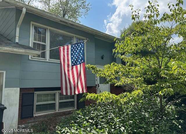 Property at 1599 Woodcrest Dr, Toms River, NJ 08753, 5 beds, 2 baths