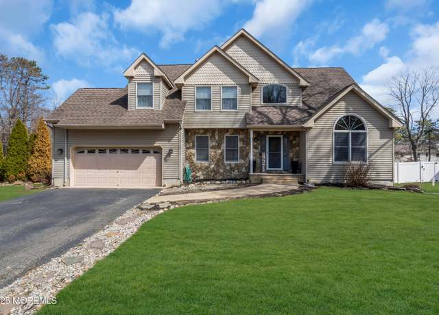 Property at 421 Princeton Ave, Bayville, NJ 08721, 4 beds, 2.5 baths