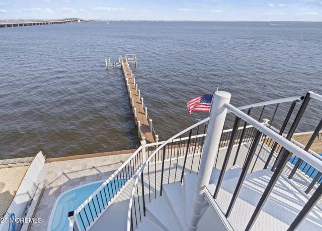 Property at 107 Bay Shore Dr, Toms River, NJ 08753, 5 beds, 4.5 baths