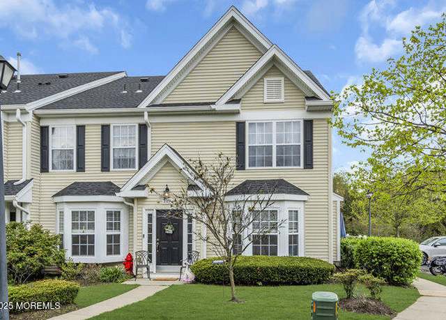 Property at 229 Brookfield Dr, Jackson, NJ 08527, 3 beds, 2.5 baths