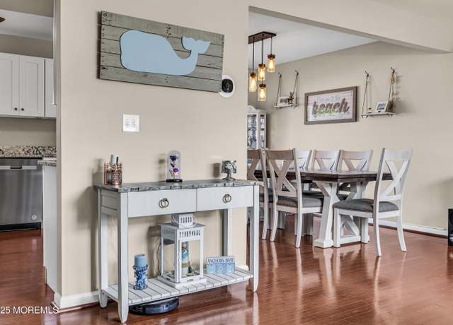 Property at 413 Greenwood Ln, Brick, NJ 08723, 3 beds, 1.5 baths