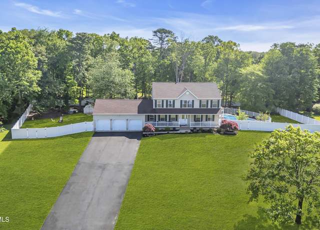 Property at 303 Wellington Ct, Jackson, NJ 08527, 5 beds, 2.5 baths