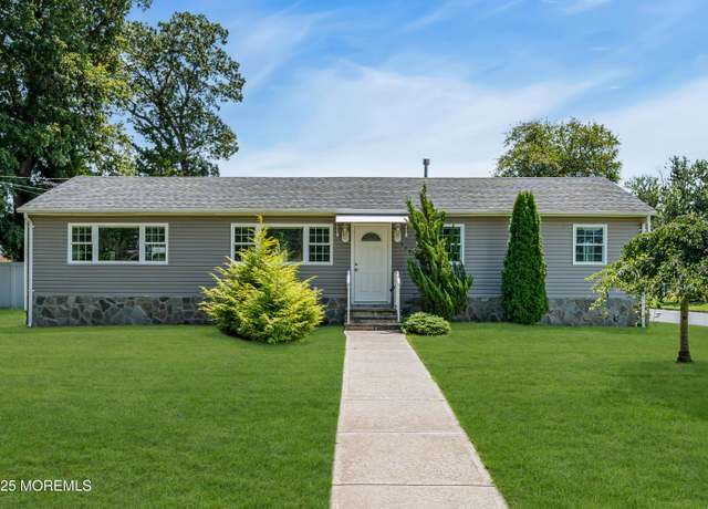 Property at 325 Yorktown Dr, Forked River, NJ 08731, 2 beds, 2 baths