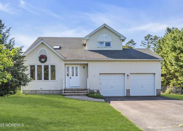 Property at 12 Skylark Dr, Jackson, NJ 08527, 3 beds, 2.5 baths