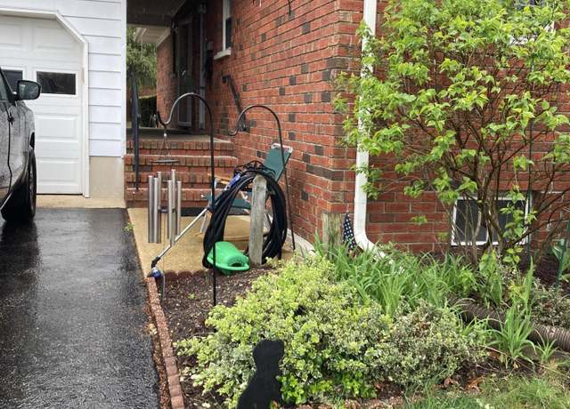 Property at 5 Court E Unit D, Brick, NJ 08724, 1 bed, 2 baths