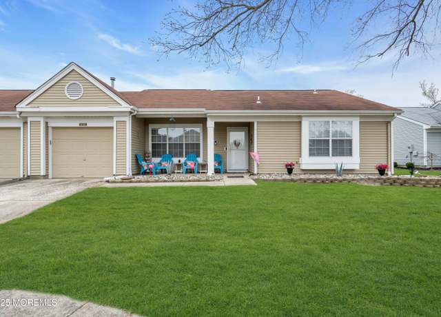 Property at 1101B Thornbury Ln, Manchester, NJ 08759, 2 beds, 2 baths