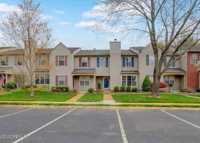 Property at 11 Stuart Dr #6, Freehold, NJ 07728, 3 beds, 1.5 baths