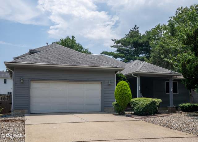 Property at 208 Giese Ln, Point Pleasant, NJ 08742, 3 beds, 2.5 baths