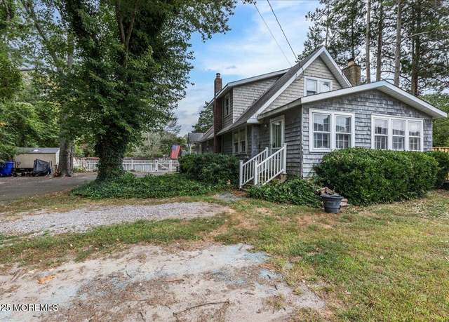 Property at 288 Princeton Ave, Brick, NJ 08724, 4 beds, 2 baths