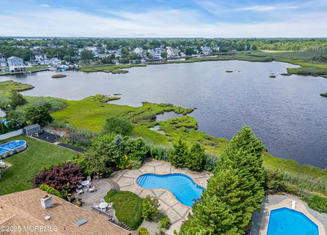 Property at 62 Sunrise Blvd, Toms River, NJ 08753, 3 beds, 2 baths