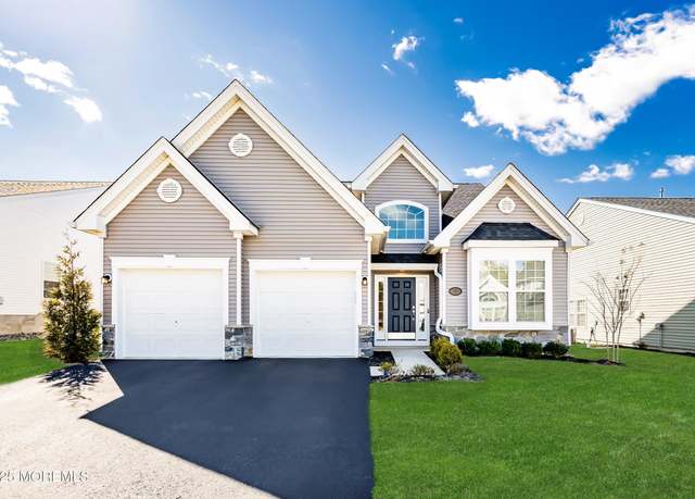 Property at 57 Milky Way Dr, Barnegat, NJ 08005, 3 beds, 3 baths