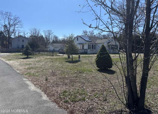 Property at 633 Hulses Corner Rd, Howell, NJ 07731