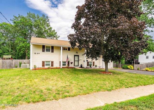 Property at 28 Salem Hill Rd, Howell, NJ 07731, 4 beds, 1.5 baths
