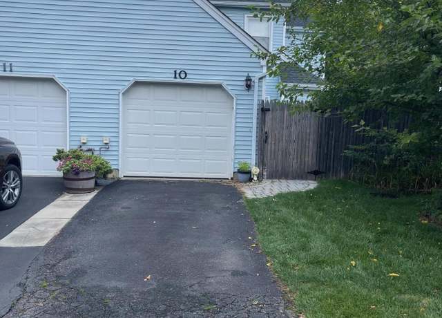Property at 10 Whittier Ct, Freehold, NJ 07728, 2 beds, 2.5 baths