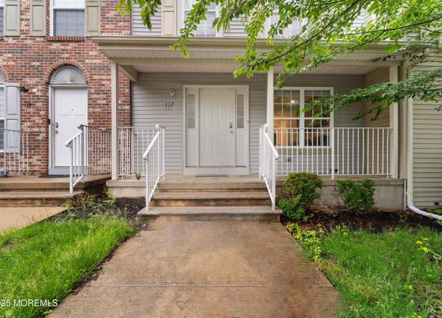 Property at 117 Liverpool Ct, Lakewood, NJ 08701, 3 beds, 2.5 baths