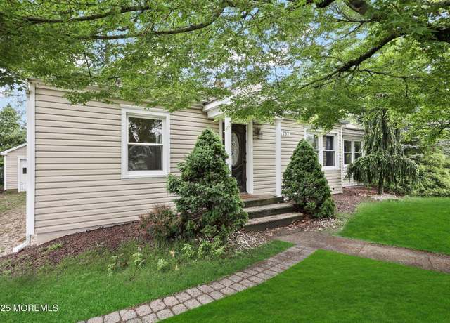 Property at 737 Acorn Dr, Brick, NJ 08723, 2 beds, 1 bath