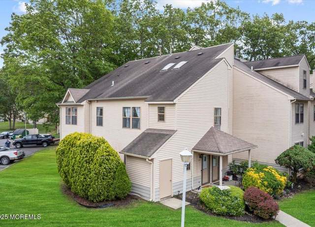 Property at 2001 Begonia Ct, Jackson, NJ 08527, 2 beds, 1 bath