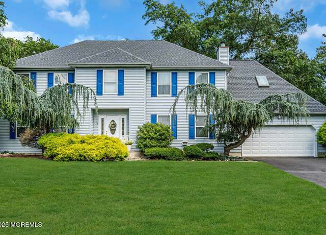 Property at 7 Crest Rd, Jackson, NJ 08527, 5 beds, 3.5 baths